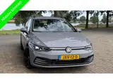 Foto 30 van Volkswagen Golf 1.5 eTSI DSG Camera Led Carplay Trekhaak Sfeerverlichting
