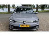 Foto 29 van Volkswagen Golf 1.5 eTSI DSG Camera Led Carplay Trekhaak Sfeerverlichting