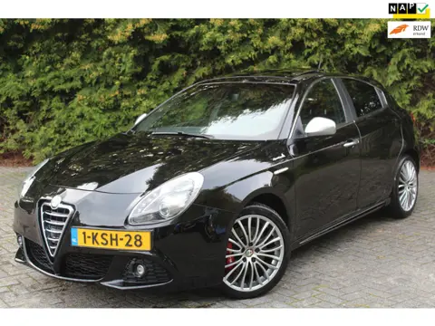 Alfa Romeo Giulietta 1.4 T Business Executive 170PK | AUTOMAAT | Climate Control | Leder | Navigatie