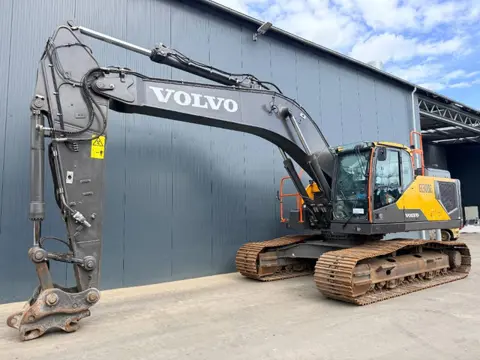 Volvo EC300E L (bj 2022)