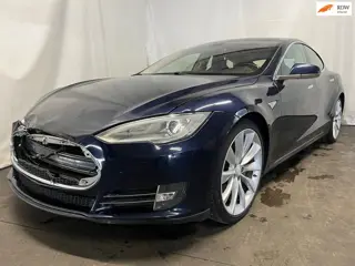 Tesla Model S 85 Performance - Frontschade - Schade