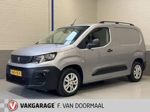 Peugeot Partner 1.5 BlueHDI Premium | Carplay | Trekhaak | 3-Pers.