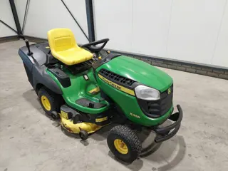 John Deere X155R zitmaaier