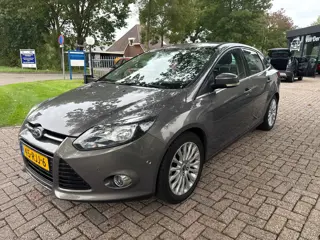 Foto 19 van Ford Focus 1.6 TI-VCT First Edition