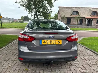 Foto 17 van Ford Focus 1.6 TI-VCT First Edition