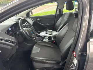 Foto 13 van Ford Focus 1.6 TI-VCT First Edition