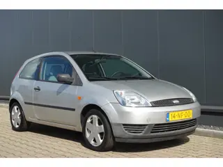 Foto 11 van Ford Fiesta 1.25-16V Centennial