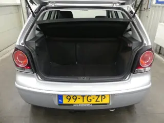 Foto 18 van Volkswagen Polo 1.4-16V Optive - Airco - Weinig Km Nap
