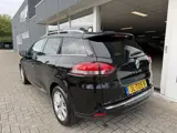 Foto 24 van Renault Clio Estate 0.9 TCe Limited Navi Airco  Cruisecontrol LM velgen