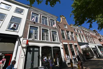 Woning aan de Akerkhof te Groningen