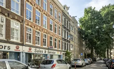 Woning aan de Van Ostadestraat te Amsterdam