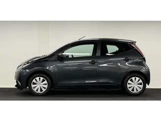 Foto 13 van Toyota Aygo 1.0 VVT-i x-fun*Airco*5Deurs*Cruisecontrol*Nap*