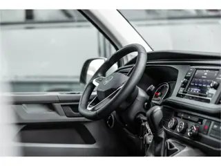 Foto 12 van Volkswagen Transporter T6.1 2.0 TDI 150 PK L2H1 DSG | L+R Schuifdeur | ACC | CarPlay | Trekhaak | MF