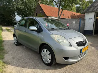 Foto 18 van Toyota Yaris 1.0 VVTi automaat, airco, NAP, APK, nette auto