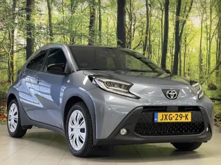 Foto 13 van Toyota Aygo X 1.0 VVT-i MT Play | Achteruitrijcamera | Apple Carplay | Stoelverwarming | Regensensor