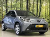 Foto 23 van Toyota Aygo X 1.0 VVT-i MT Play | Achteruitrijcamera | Apple Carplay | Stoelverwarming | Regensensor