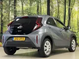 Foto 25 van Toyota Aygo X 1.0 VVT-i MT Play | Achteruitrijcamera | Apple Carplay | Stoelverwarming | Regensensor