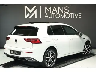 Foto 13 van Volkswagen Golf 1.5 eTSI ACT / PANO / HUD / ACC / MEMORY / MASSAGE / CARPLAY / STUUR+STOELVERW