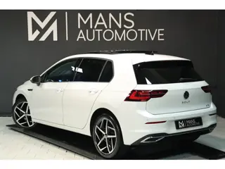 Foto 14 van Volkswagen Golf 1.5 eTSI ACT / PANO / HUD / ACC / MEMORY / MASSAGE / CARPLAY / STUUR+STOELVERW