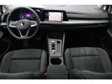 Foto 25 van Volkswagen Golf 1.5 eTSI ACT / PANO / HUD / ACC / MEMORY / MASSAGE / CARPLAY / STUUR+STOELVERW