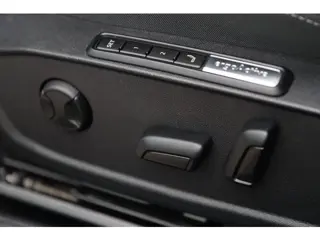Foto 18 van Volkswagen Golf 1.5 eTSI ACT / PANO / HUD / ACC / MEMORY / MASSAGE / CARPLAY / STUUR+STOELVERW