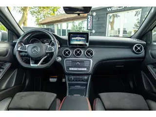 Foto 16 van Mercedes-Benz A-klasse 180 Prestige Automaat I Panoramadak I AMG Styling I Led I Camera I Stoelverwa