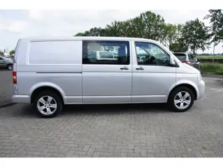 Foto 20 van Volkswagen Transporter 2.5 TDI 340 Trendline DC