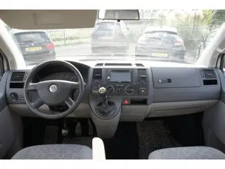 Foto 19 van Volkswagen Transporter 2.5 TDI 340 Trendline DC