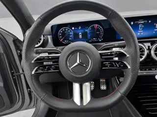 Foto 13 van Mercedes-Benz A-klasse 250 e AMG | Trekhaak | Panoramadak