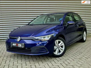 Volkswagen GOLF 1.0 eTSI Life Business / Carplay / Stoelverw / Stuurverw / ACC