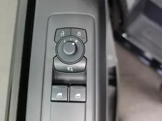 Foto 11 van Ford Transit Custom 300 2.0 TDCI L2H1 Trend Nieuw Model Automaat Trekhaak Camera Navigatie Airco App