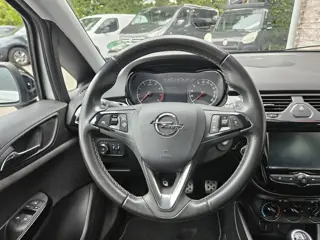 Foto 18 van Opel Corsa 1.4 Black Edition Airco! Cruise Control! Navigatie! Leuke/Nette Auto! NAP!