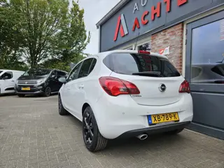 Foto 15 van Opel Corsa 1.4 Black Edition Airco! Cruise Control! Navigatie! Leuke/Nette Auto! NAP!