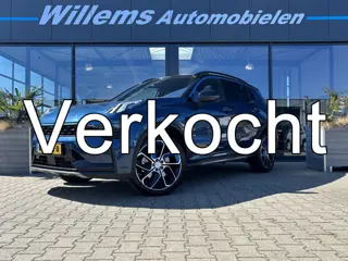 Lynk & Co 01 1.5 Zwarte Hemel, App-Connect, 360' Camera & Panoramadak Verkoopprijs = Inclusief Trekh
