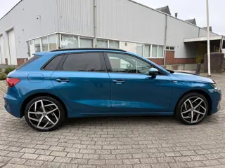 Foto 11 van Audi A3 SPORTBACK 2021 30 TFSI HYBRID S edition LED CARPLAY 18-INCH NAP