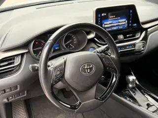 Foto 12 van Toyota C-HR 1.8 Hybrid Dynamic | LED | Trekhaak | Camera | Stoelverwarming | All-seasons | Navi | Ke