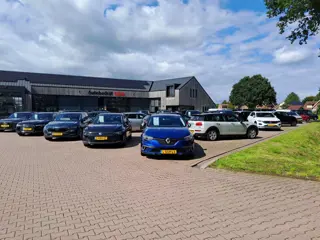 Foto 18 van Toyota C-HR 1.8 Hybrid Dynamic | LED | Trekhaak | Camera | Stoelverwarming | All-seasons | Navi | Ke