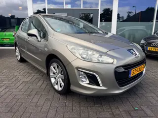 Foto 11 van Peugeot 308 1.6 VTi Melbourne/Facelift/Nl Auto/Luxe Uitvoering!!!