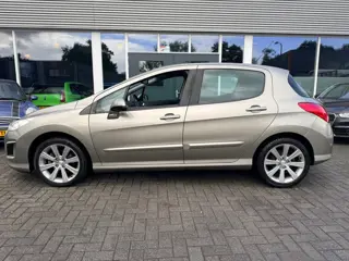 Foto 15 van Peugeot 308 1.6 VTi Melbourne/Facelift/Nl Auto/Luxe Uitvoering!!!