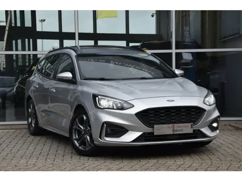 Ford Focus Wagon 1.5 EcoBoost ST-Line AUT | Pano | ACC | Trekhaak