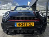 Foto 29 van MINI Cabrio 2.0 John Cooper Works Chili (bj 2016)
