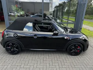 Foto 13 van MINI Cabrio 2.0 John Cooper Works Chili (bj 2016)