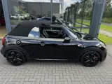 Foto 23 van MINI Cabrio 2.0 John Cooper Works Chili (bj 2016)