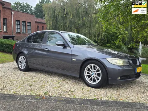 BMW 3-serie 318i High Executive AIRCO/cruise