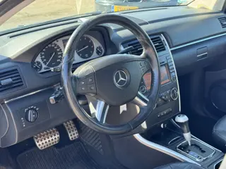Foto 12 van Mercedes-Benz B-klasse 200 | Automaat | APK 29-09-2027 | Panoramadak | Elektrische lederen stoelen |