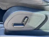 Foto 24 van Mercedes-Benz B-klasse 200 | Automaat | APK 29-09-2027 | Panoramadak | Elektrische lederen stoelen |