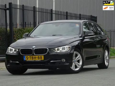 BMW 3-serie Touring 320i High Executive NAP/HEAD-UP/LEER/NAV