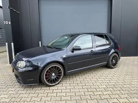 Volkswagen Golf 2.3 V5 Tik in motor