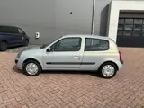 Foto 30 van Renault Clio 1.2-16V Dynamique Comfort Automaat I Airco
