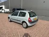 Foto 29 van Renault Clio 1.2-16V Dynamique Comfort Automaat I Airco